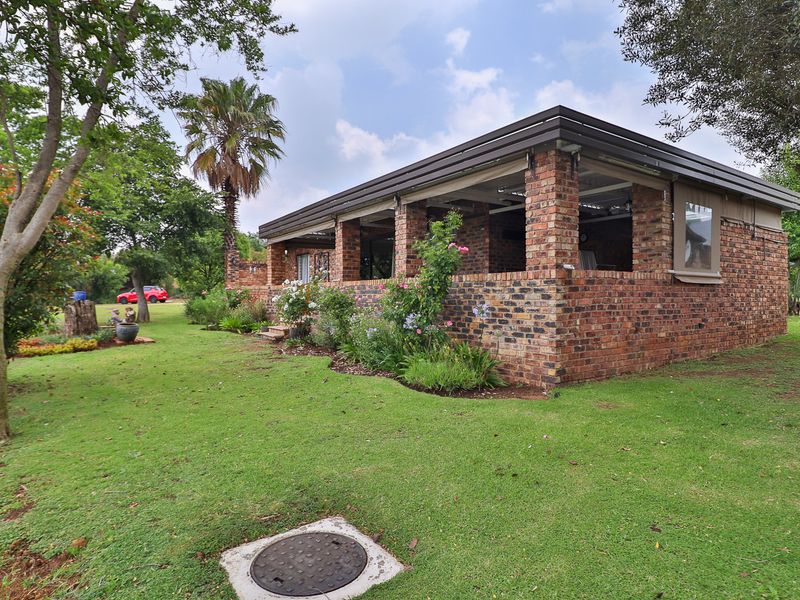 Welcome to Marina Letata, one of the most sought-after estates on the banks of the Vaal Dam. - Photo 8