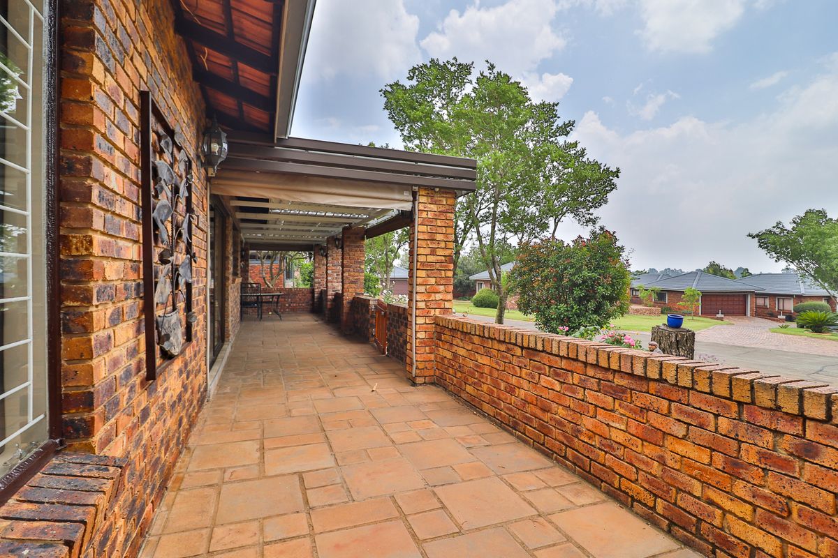 Welcome to Marina Letata, one of the most sought-after estates on the banks of the Vaal Dam. - Photo 4