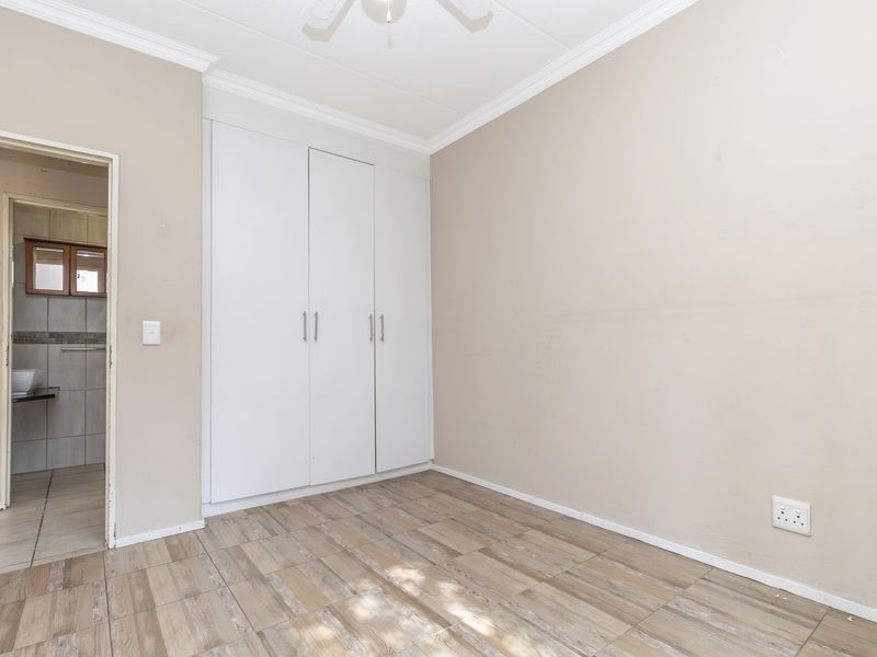 Stylish, Pet friendly  Garden Apartment. - Photo 10