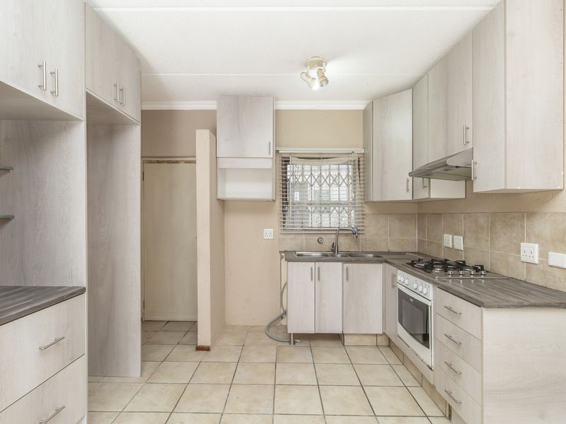 Stylish, Pet friendly  Garden Apartment. - Photo 8