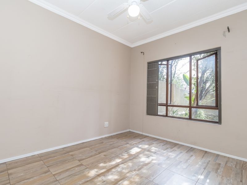 Stylish, Pet friendly  Garden Apartment. - Photo 9