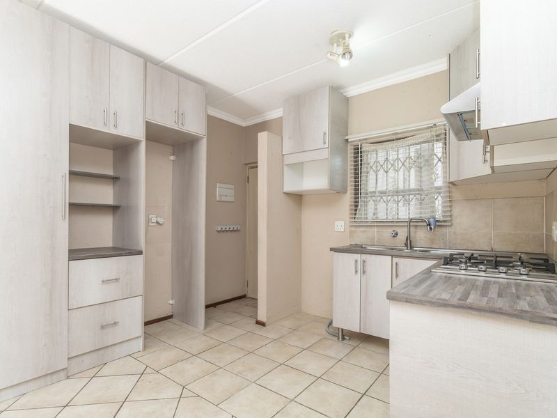 Stylish, Pet friendly  Garden Apartment. - Photo 6