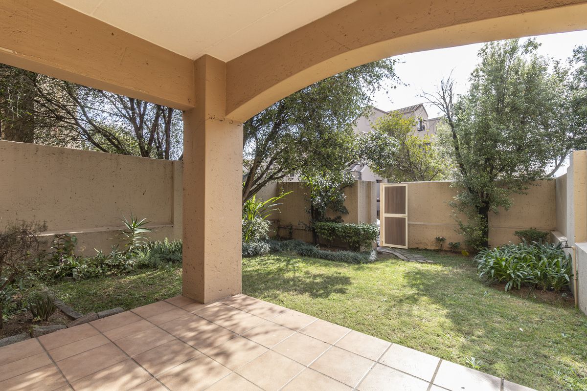 Stylish, Pet friendly  Garden Apartment. - Photo 3