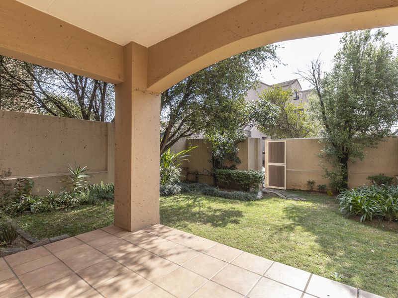 Stylish, Pet friendly  Garden Apartment. - Photo 3