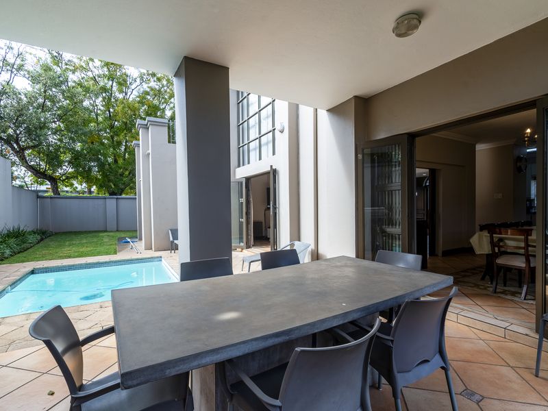 Sophisticated Living in a Security Estate - Photo 3