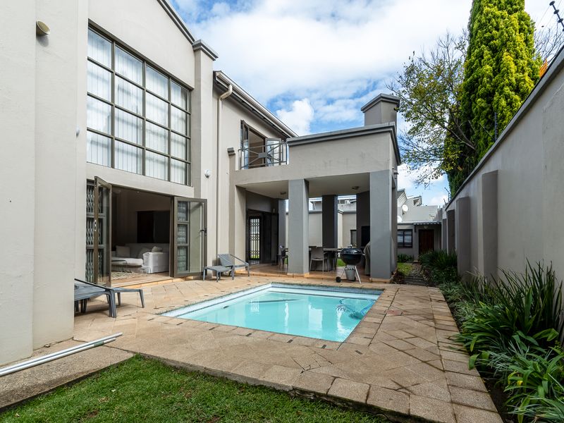 Sophisticated Living in a Security Estate - Photo 2