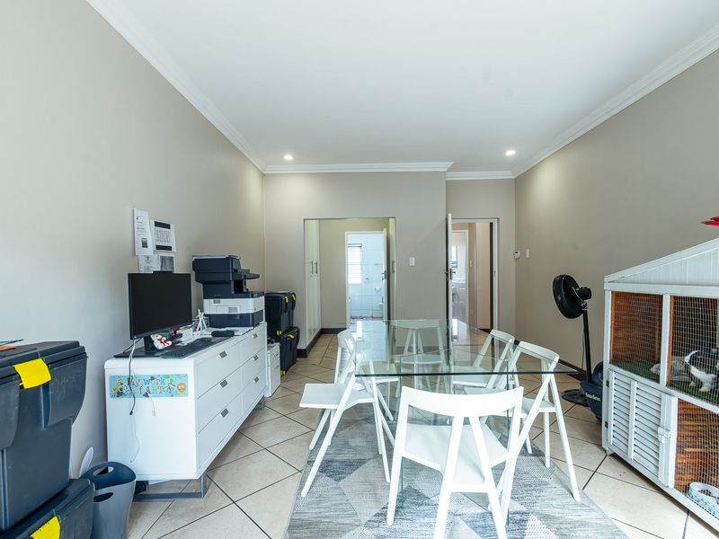 Sophisticated Living in a Security Estate - Photo 10
