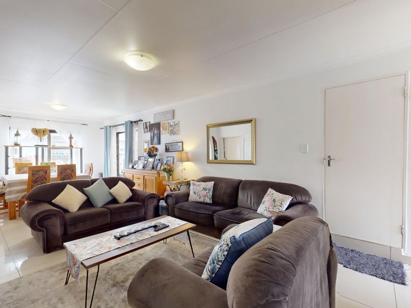 A townhouse that speaks in whispers of luxury and lives like a private masterpiece.” - Photo 9
