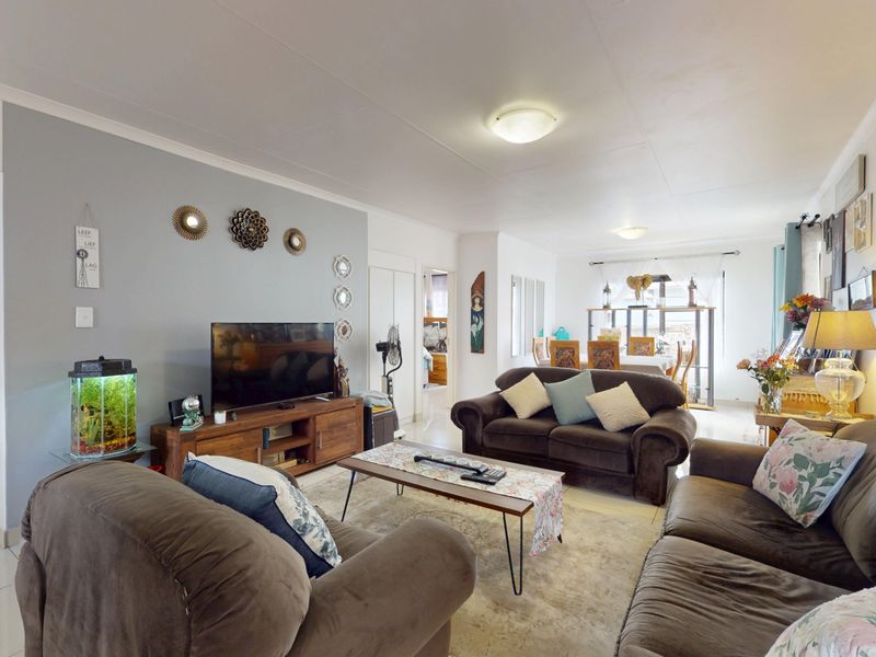 A townhouse that speaks in whispers of luxury and lives like a private masterpiece.” - Photo 7