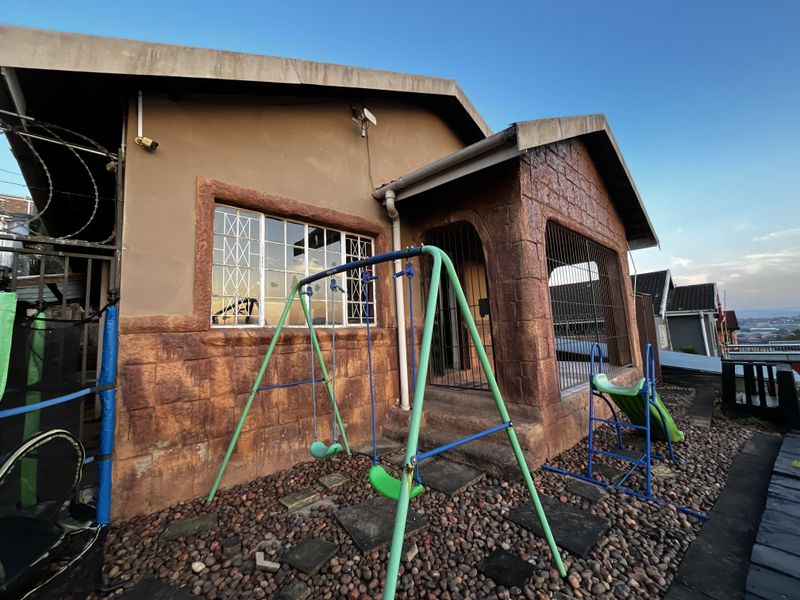 2 BEDROOM, 2 BATH BEAUTIFUL HOME - Photo 9