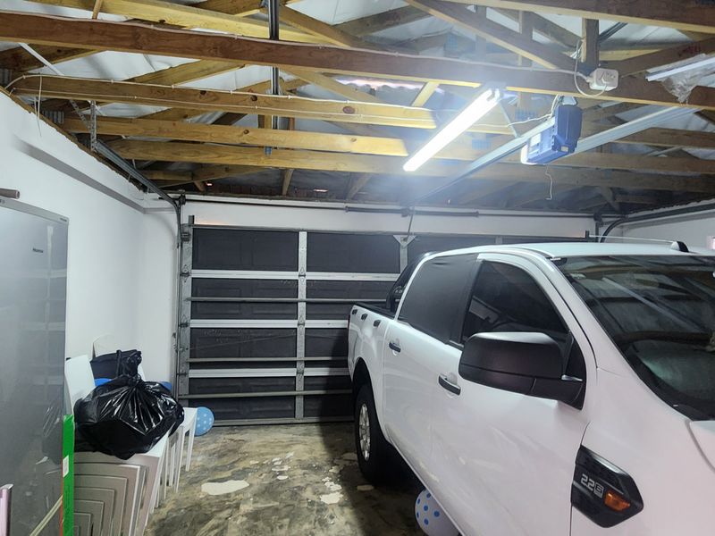 3-Bedroom Townhouse – Pool, Family-Friendly and Neat as a Pin! - Photo 7
