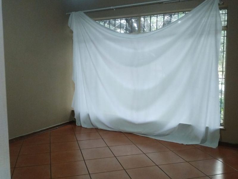 Corner House For Sale - Photo 9
