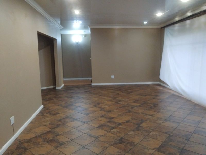 Corner House For Sale - Photo 8