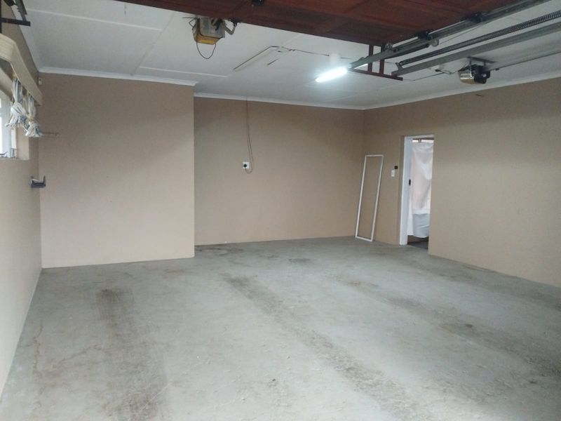 Corner House For Sale - Photo 6