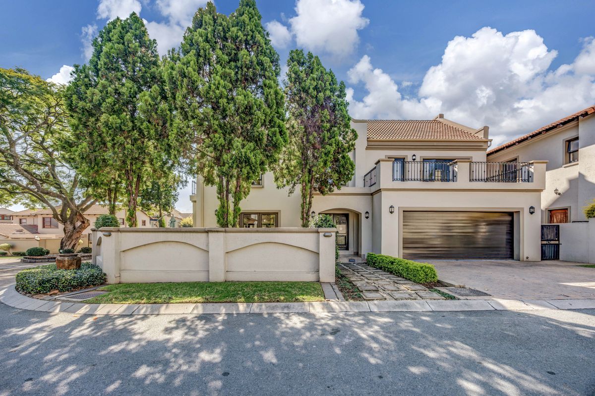 Modern Elegance in Castellet Estate, Broadacres - Photo 2