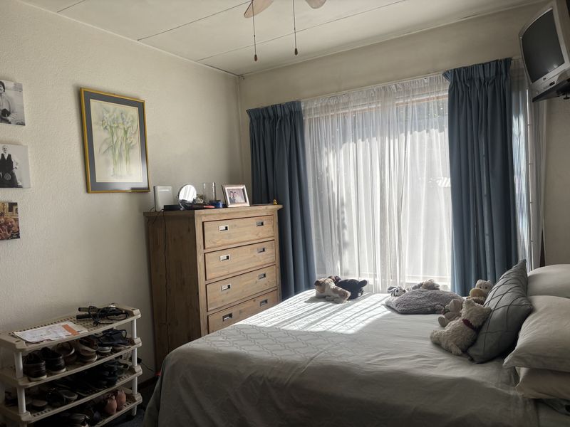 Full Title Home in Secure complex - Exclusive Sole Agent - Photo 7
