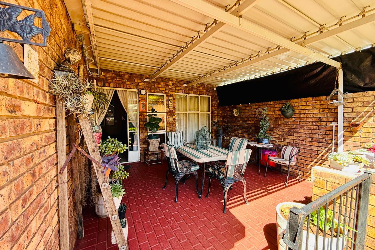 Comfortable and Secure Retirement Living in Clarina - Photo 2