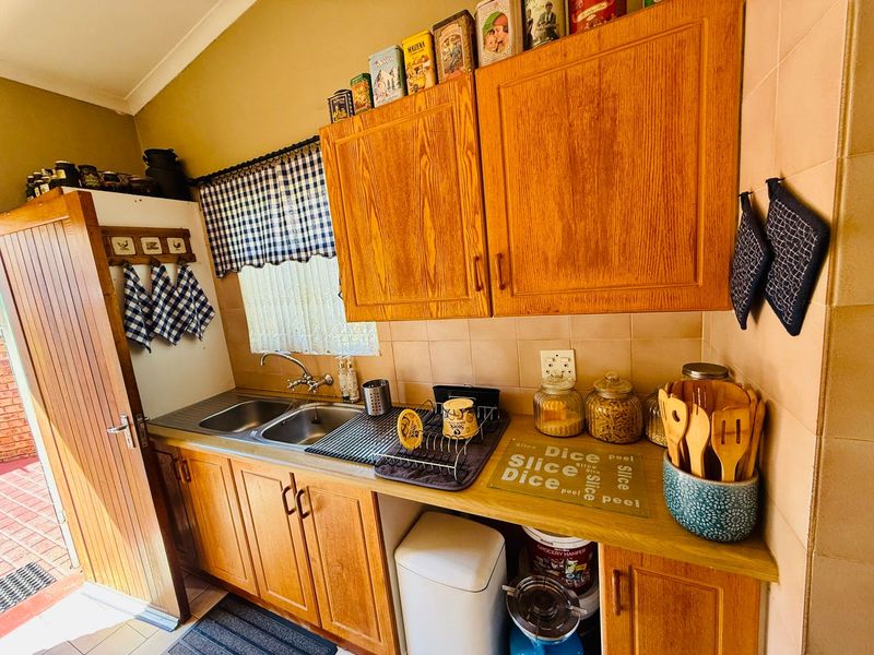 Comfortable and Secure Retirement Living in Clarina - Photo 6