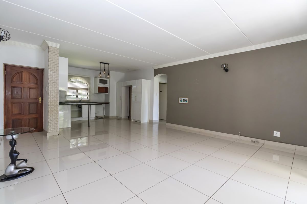 Luxurious 3 Bed Ground Floor apartment - Photo 5