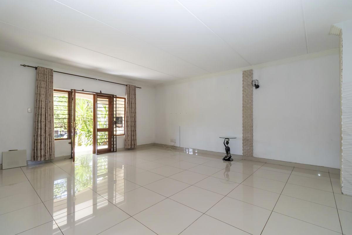 Luxurious 3 Bed Ground Floor apartment - Photo 4
