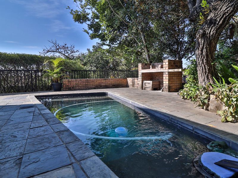 EMBRACE NATURE IN THIS BEAUTIFULLY RENOVATED ESTATE FAMILY HOME - Photo 3