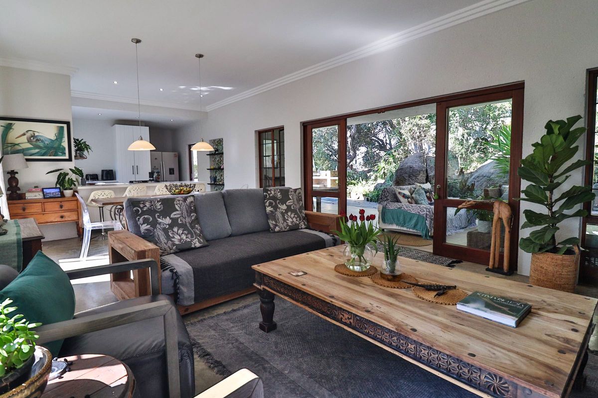 EMBRACE NATURE IN THIS BEAUTIFULLY RENOVATED ESTATE FAMILY HOME - Photo 5
