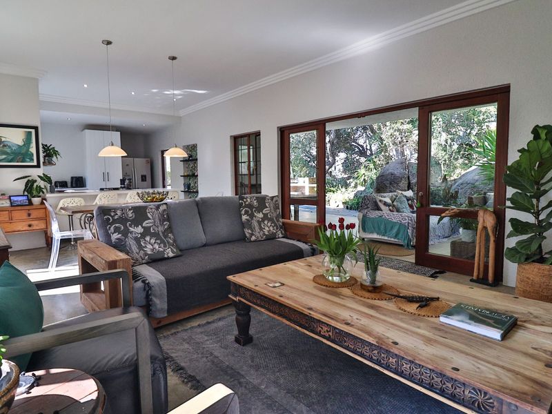 EMBRACE NATURE IN THIS BEAUTIFULLY RENOVATED ESTATE FAMILY HOME - Photo 8