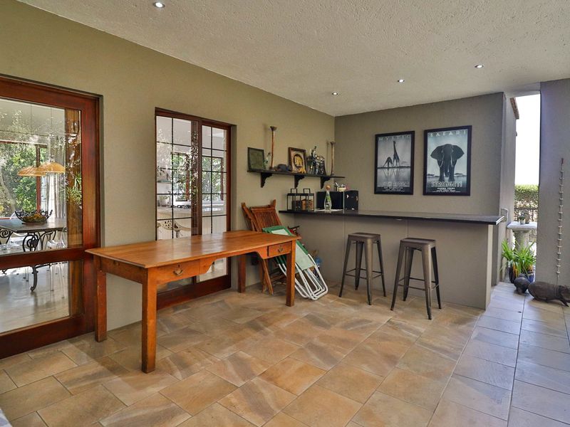 EMBRACE NATURE IN THIS BEAUTIFULLY RENOVATED ESTATE FAMILY HOME - Photo 8
