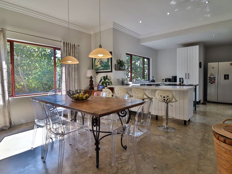 EMBRACE NATURE IN THIS BEAUTIFULLY RENOVATED ESTATE FAMILY HOME - Photo 6