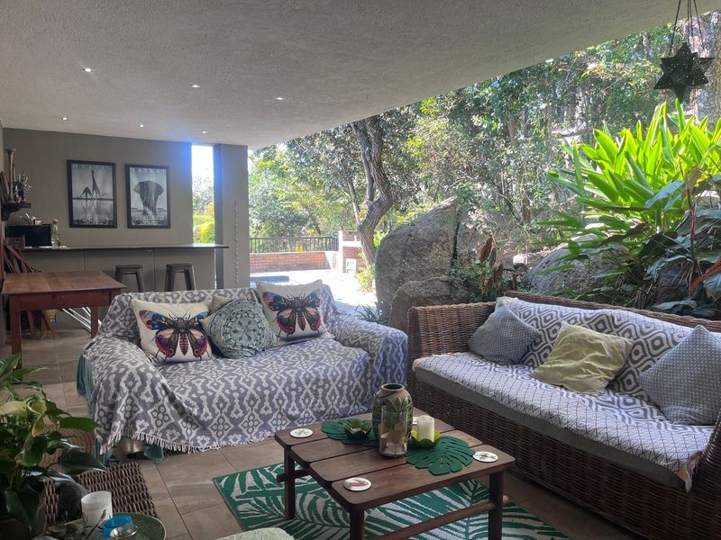 EMBRACE NATURE IN THIS BEAUTIFULLY RENOVATED ESTATE FAMILY HOME - Photo 1