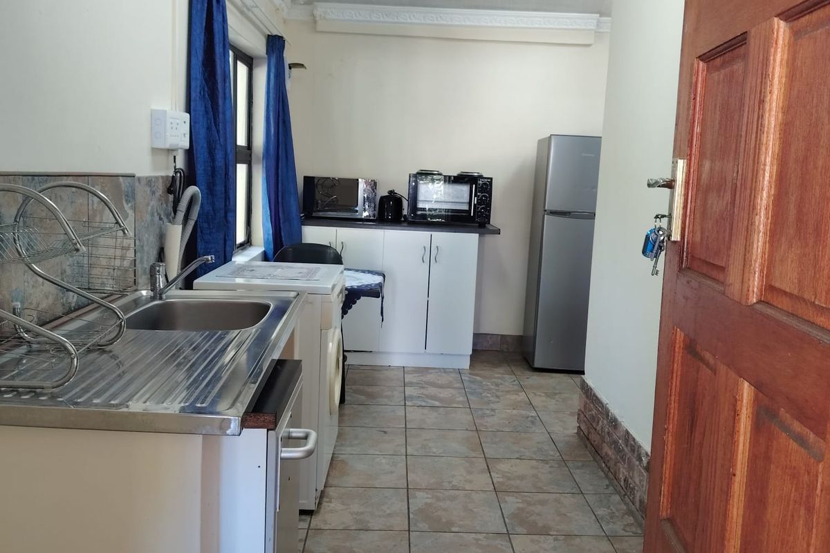 1 Bedroom Garden Flat to Let in Hilton Gardens - Photo 4