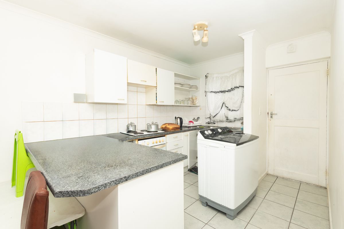 Apartment For Sale In Bellville - Photo 2