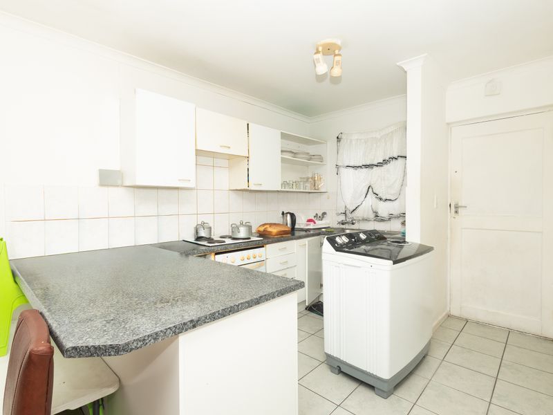 Apartment For Sale In Bellville - Photo 2