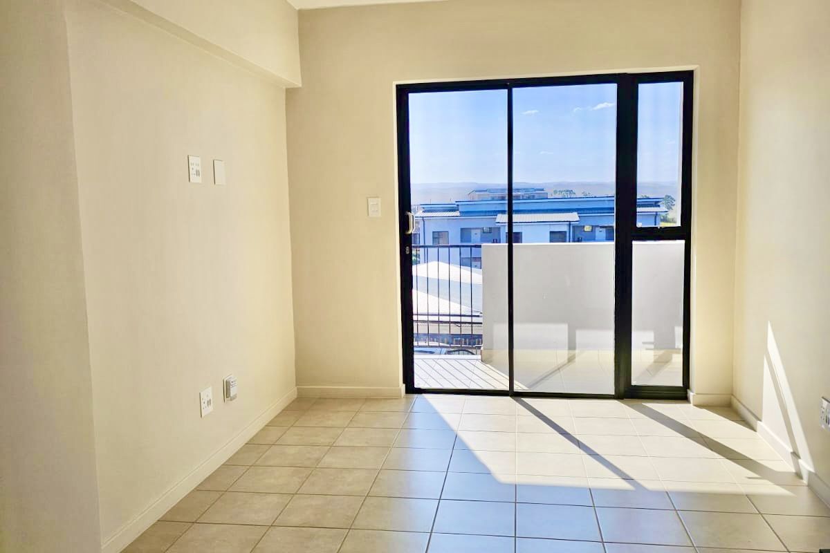 PERFECT LOCKUP AND GO, 1 BEDROOM APARTMENT IN A SECURE ESTATE IN BALITO, AVAILABLE IMMEDIATELY - Photo 3