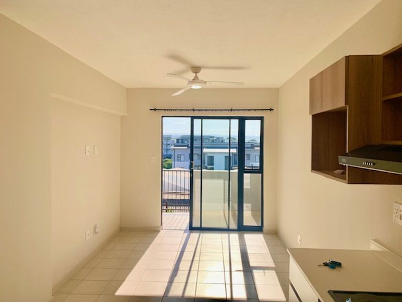 PERFECT LOCKUP AND GO, 1 BEDROOM APARTMENT IN A SECURE ESTATE IN BALITO, AVAILABLE IMMEDIATELY - Photo 4