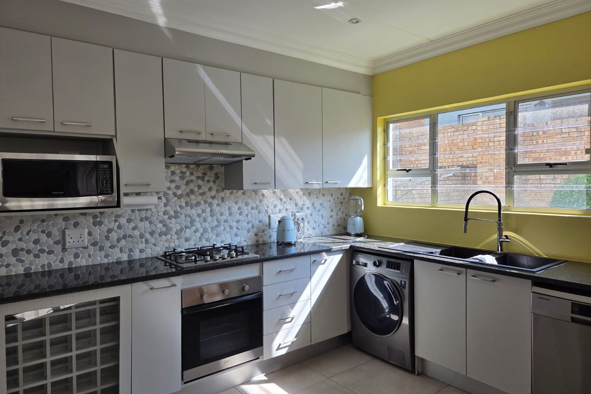 Modern Fully Furnished 3 Bedroom Home with Garden in Sable, Noordhang - Photo 2