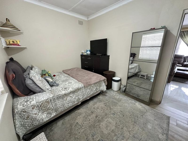 JUST MOVE IN AND ENJOY Well maintained clean 3 Bedroom Home in South Hills - Photo 7