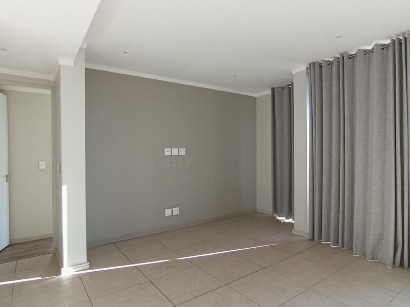 Modern 2-Bedroom Apartment for Sale | Masingita Towers, Morningside | Bank Assisted Programme - Photo 3