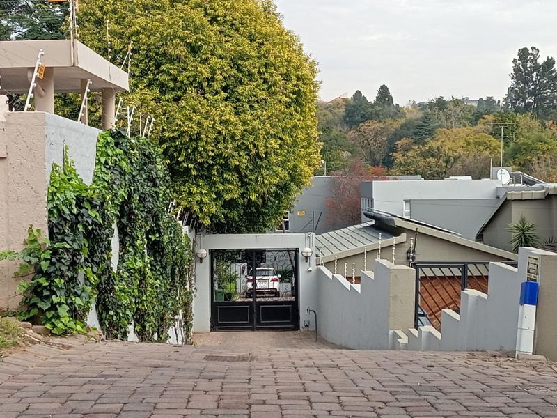 Bank Repossessed 5-Bedroom Freestanding Family Home for Sale | Woodmead, Sandton - Photo 3