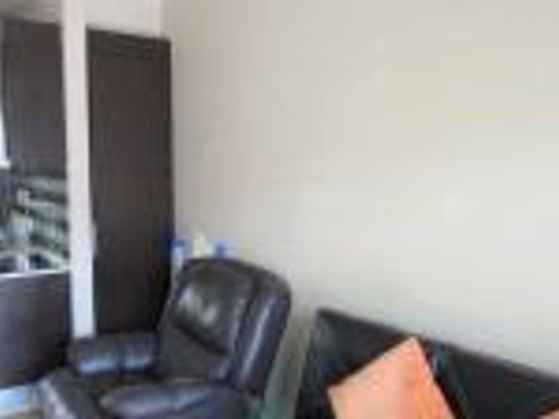 2-Bedroom Apartment for Sale | Balcony, Pool & Double Garage | Prime Location - Photo 5