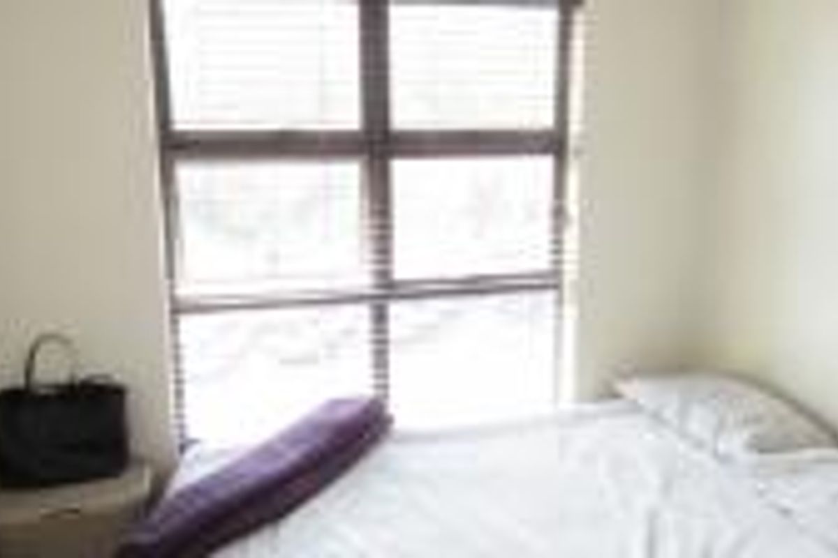 2-Bedroom Apartment for Sale | Balcony, Pool & Double Garage | Prime Location - Photo 3