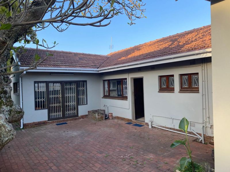 Charming Family Home in a Peaceful Setting - Photo 1