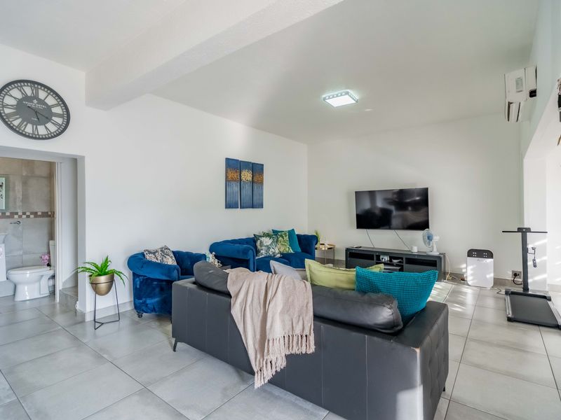Stunning Move in Ready, Lock and Leave Corner Duplex, in Secure Complex! - Photo 6