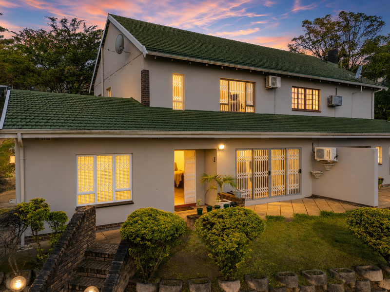 Stunning Move in Ready, Lock and Leave Corner Duplex, in Secure Complex! - Photo 1