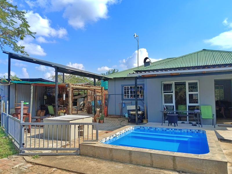 Walking Distance to the River! - Photo 1