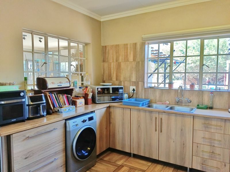 Walking Distance to the River! - Photo 9
