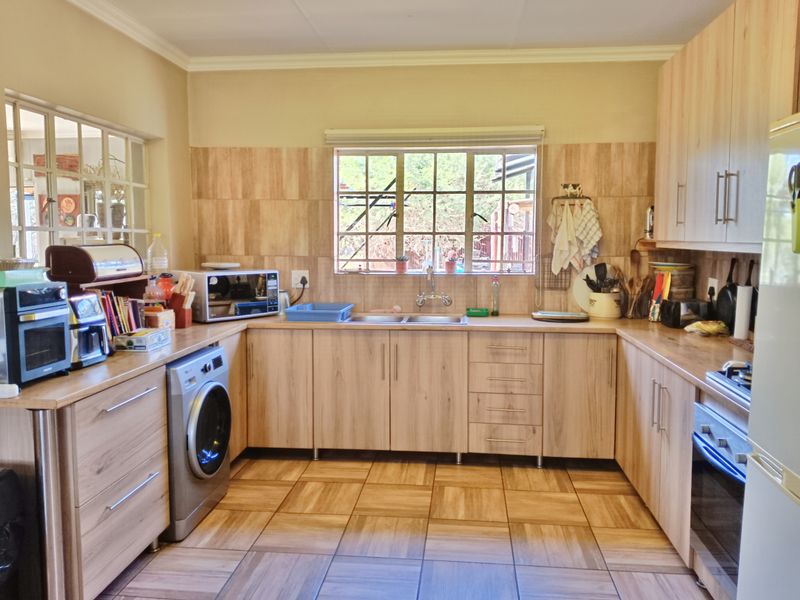 Walking Distance to the River! - Photo 10