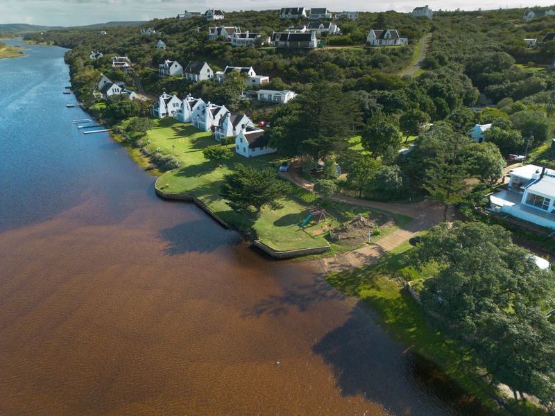 Riverside Caravan Living Near the Goukou River – Your Perfect Stilbaai Escape! - Photo 10