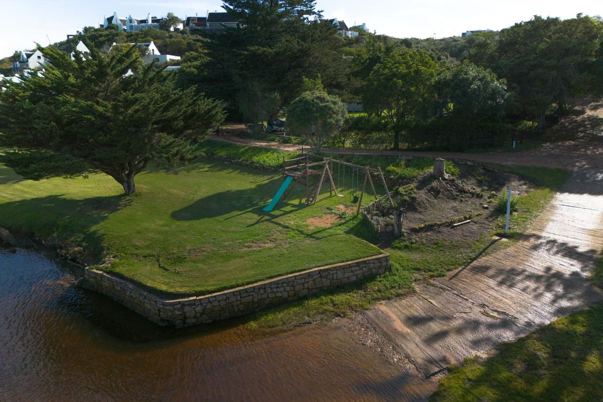 Riverside Caravan Living Near the Goukou River – Your Perfect Stilbaai Escape! - Photo 2