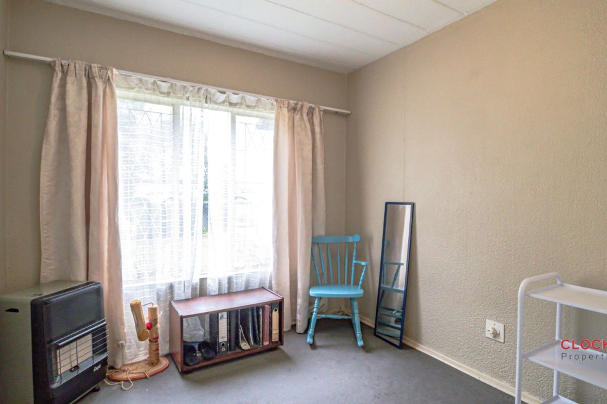 Secure 3-Bedroom Family Home with Great Amenities - Photo 5